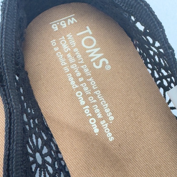TOMS Women's Black‎ Crochet Slip On Shoes Comfort Casual Flats Size 5.5 - Picture 2 of 8